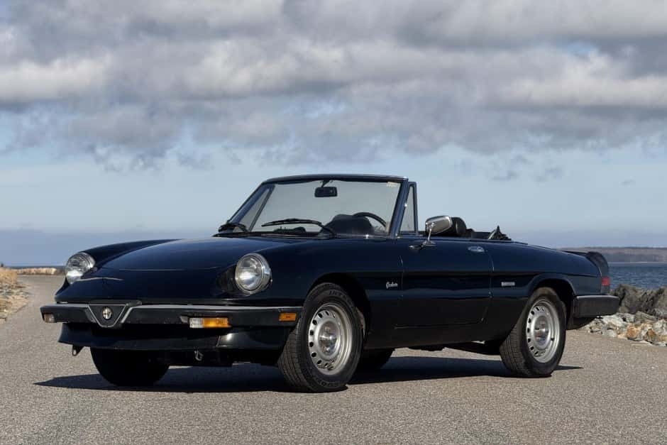 1986 Alfa Romeo 105/115 Spider Series 3 sold for $4,500
