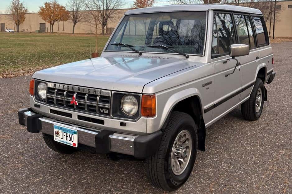 1989 Mitsubishi Pajero & Montero sold for $6,500