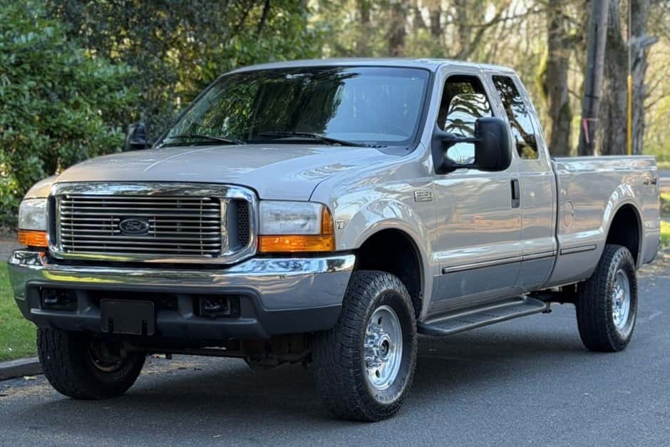 1999 Ford Super Duty 1999-2007 sold for $27,500