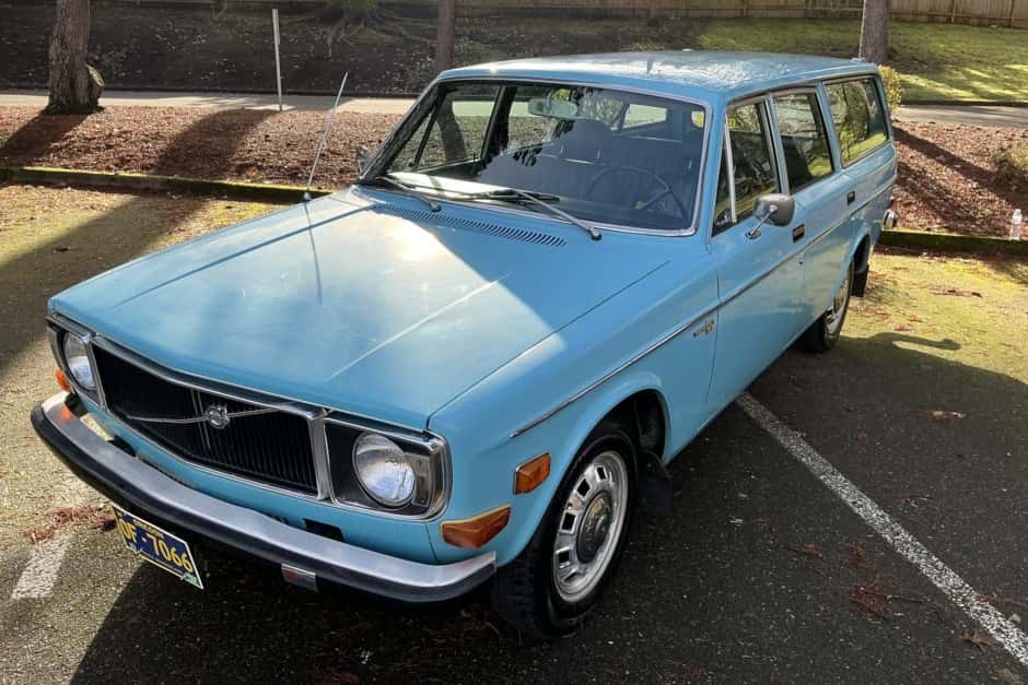 1972 Volvo 140 sold for $6,700