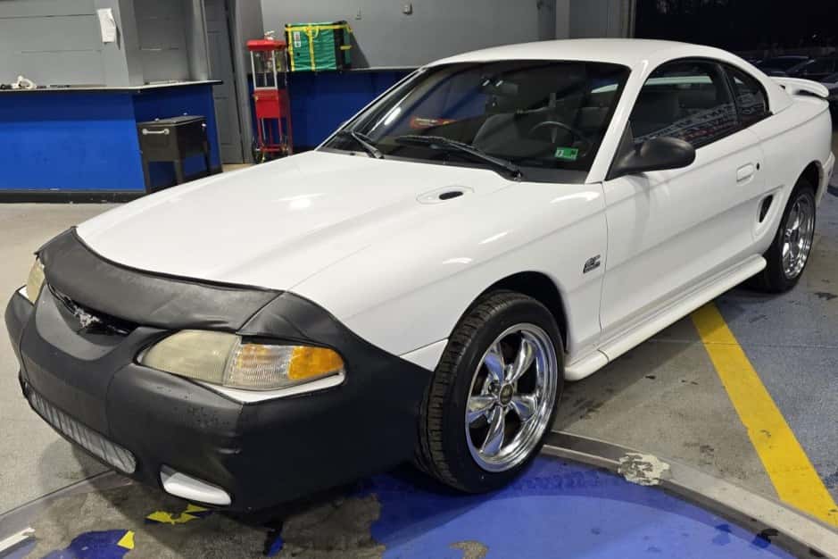 1994 Ford Mustang SN95 1994-2004 sold for $5,525