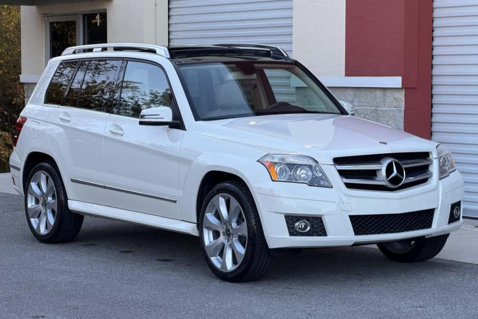 2010 Mercedes-Benz X204 GLK-Class sold for $14,000
