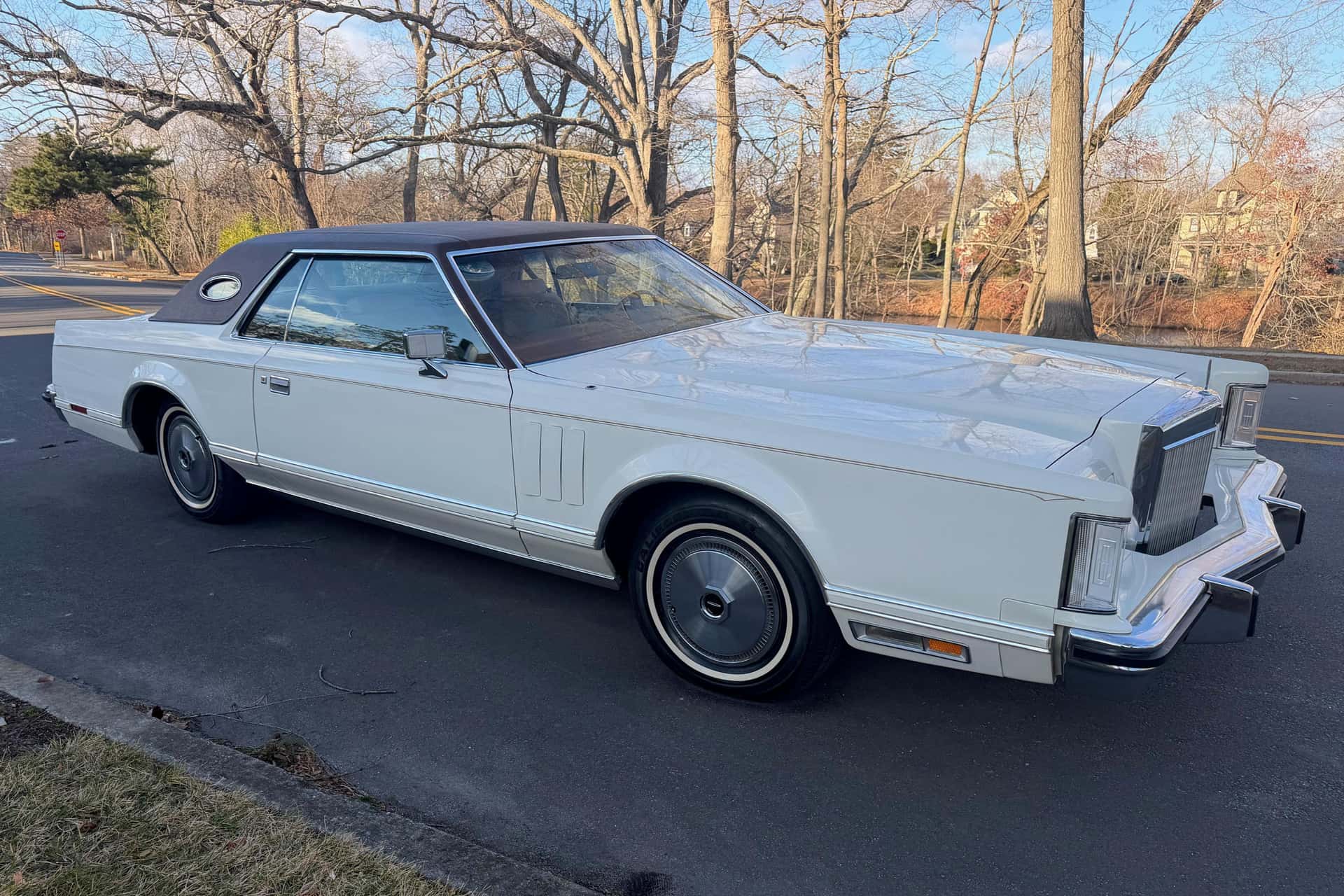 1978 Lincoln Mark V sold for $15,250