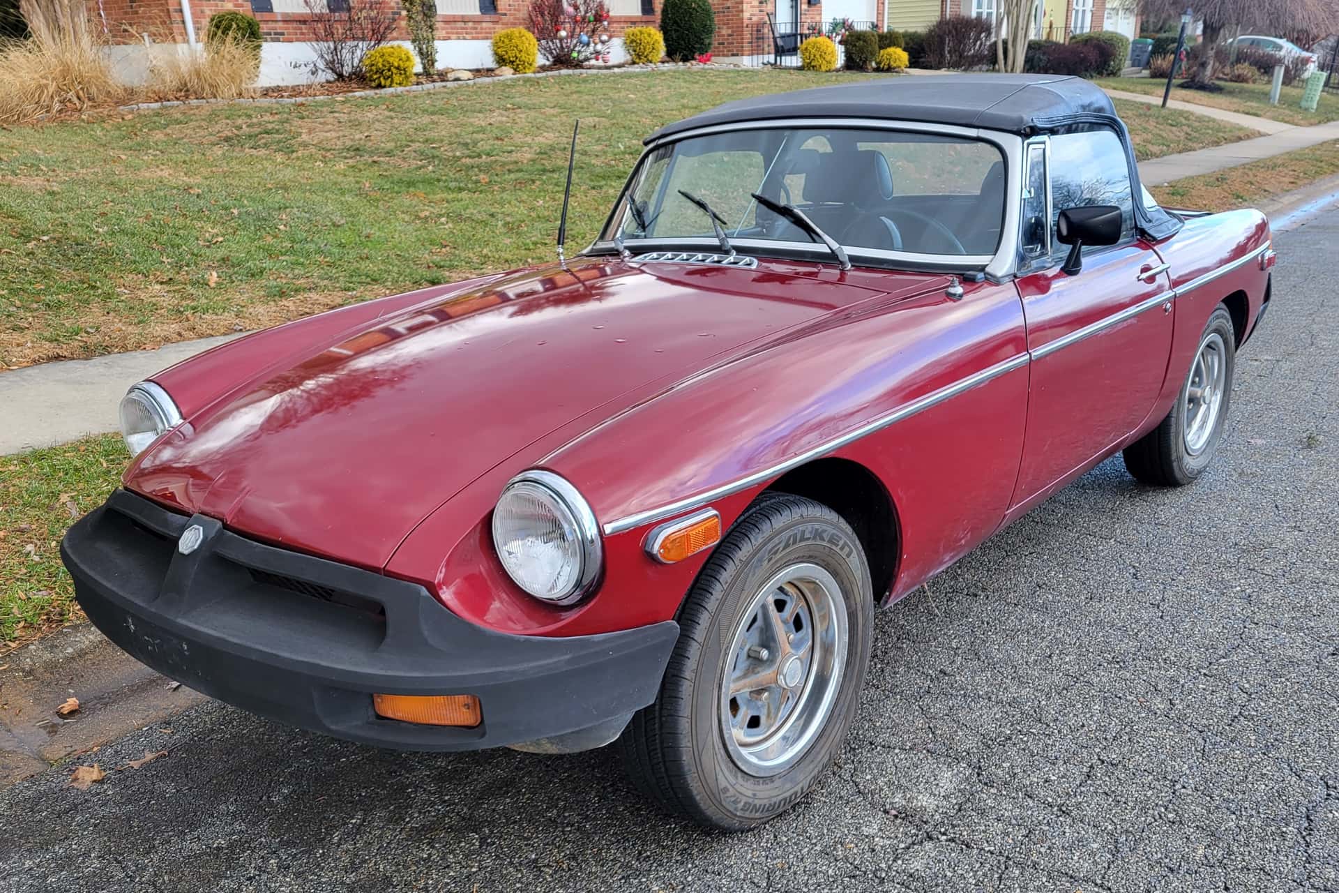 1980 MG MGB sold for $4,100
