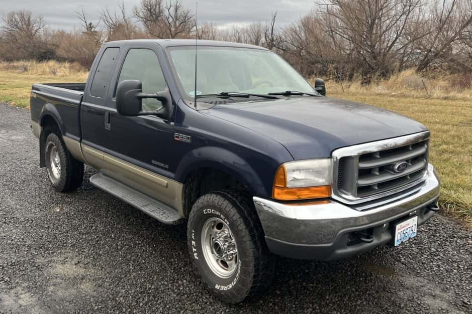 2001 Ford Super Duty 1999-2007 sold for $23,500