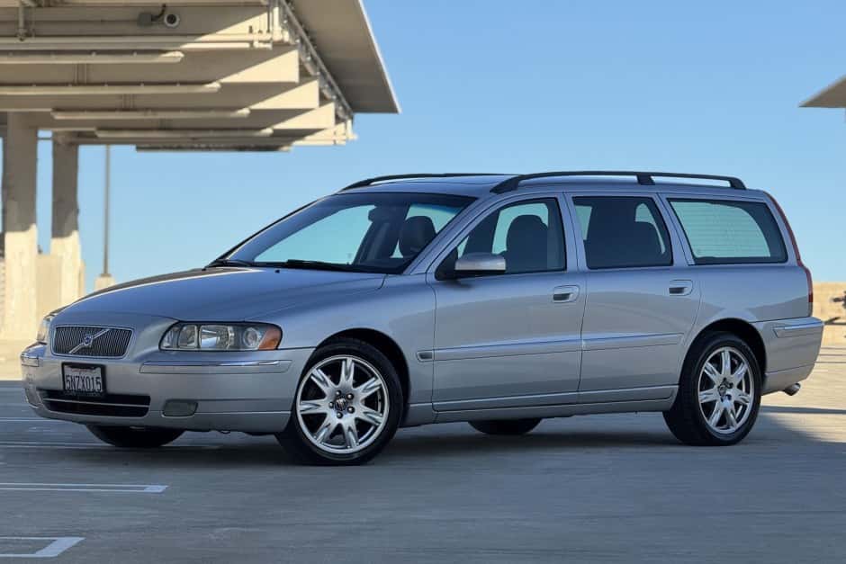 2005 Volvo V70 sold for $2,550