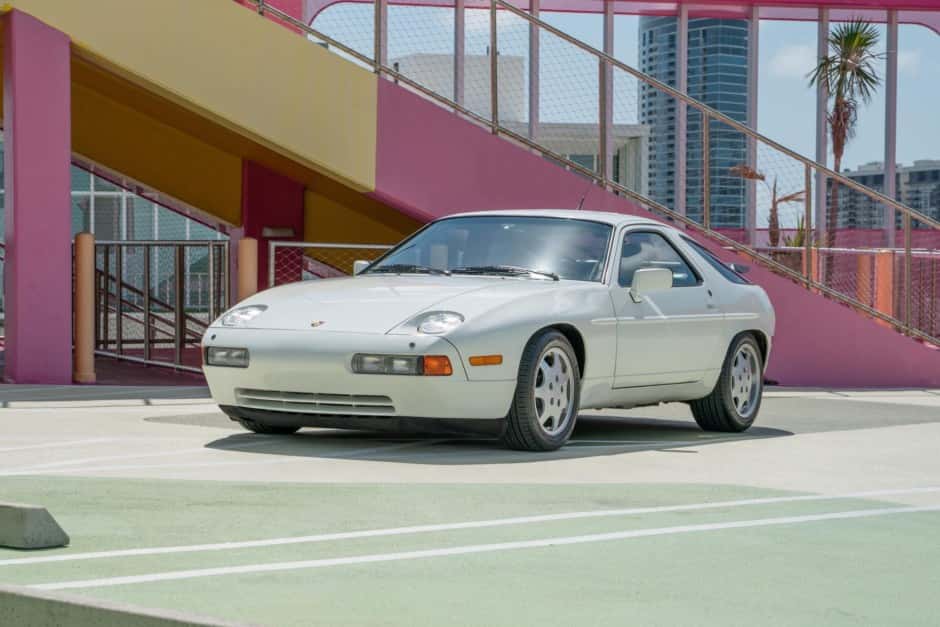1991 Porsche 928 sold for $107,928