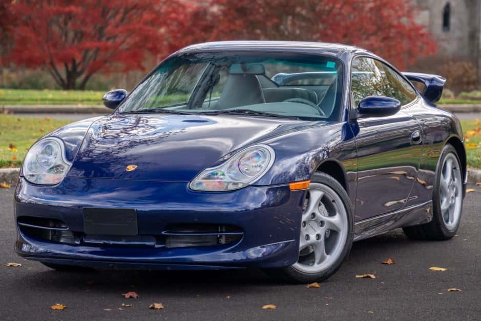 2001 Porsche 996 911 Carrera 4 sold for $44,500
