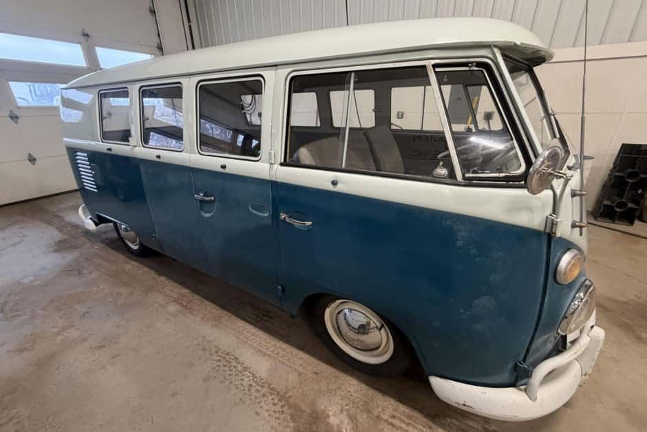 1965 Volkswagen Split-Window Bus sold for $21,000