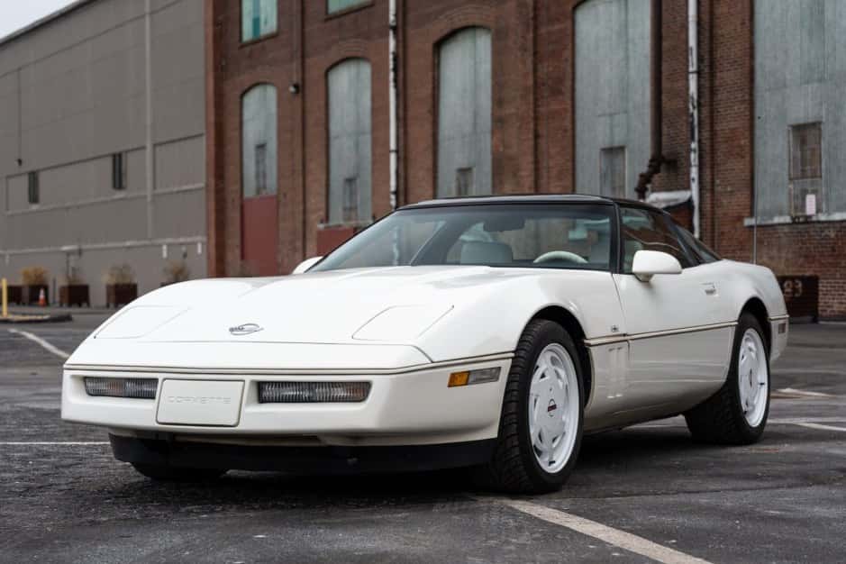 1988 Chevrolet Corvette C4 Coupe (1984-1991) sold for $10,250