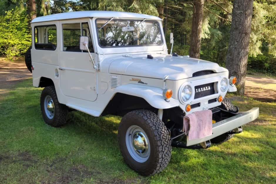 1967 Toyota Land Cruiser FJ40 sold for $23,250