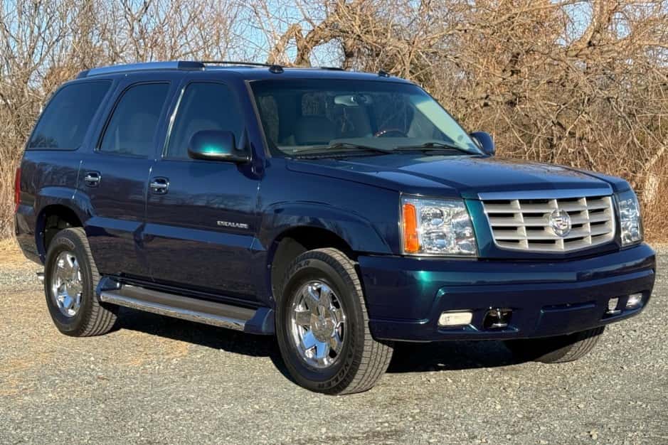2005 Cadillac Escalade & EXT GMT800 (2002-2006) sold for $19,500