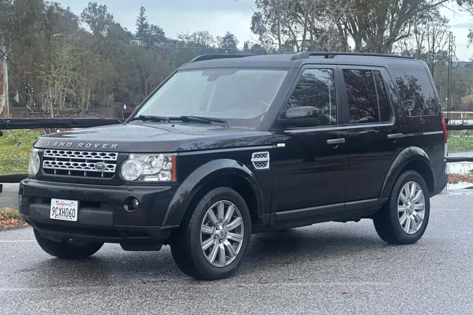 2013 Land Rover LR4 sold for $8,888