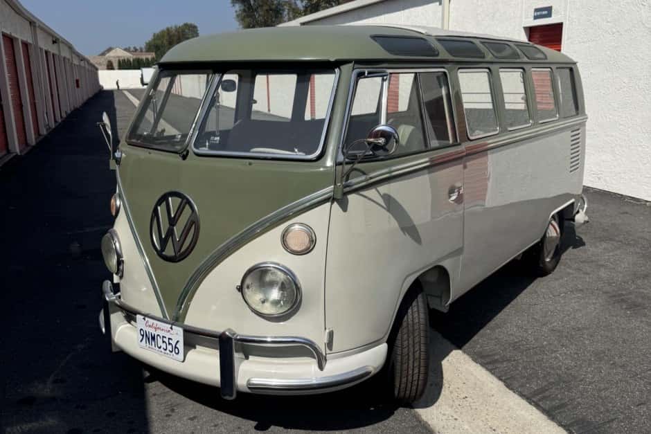 1963 Volkswagen Split-Window Bus sold for $35,000