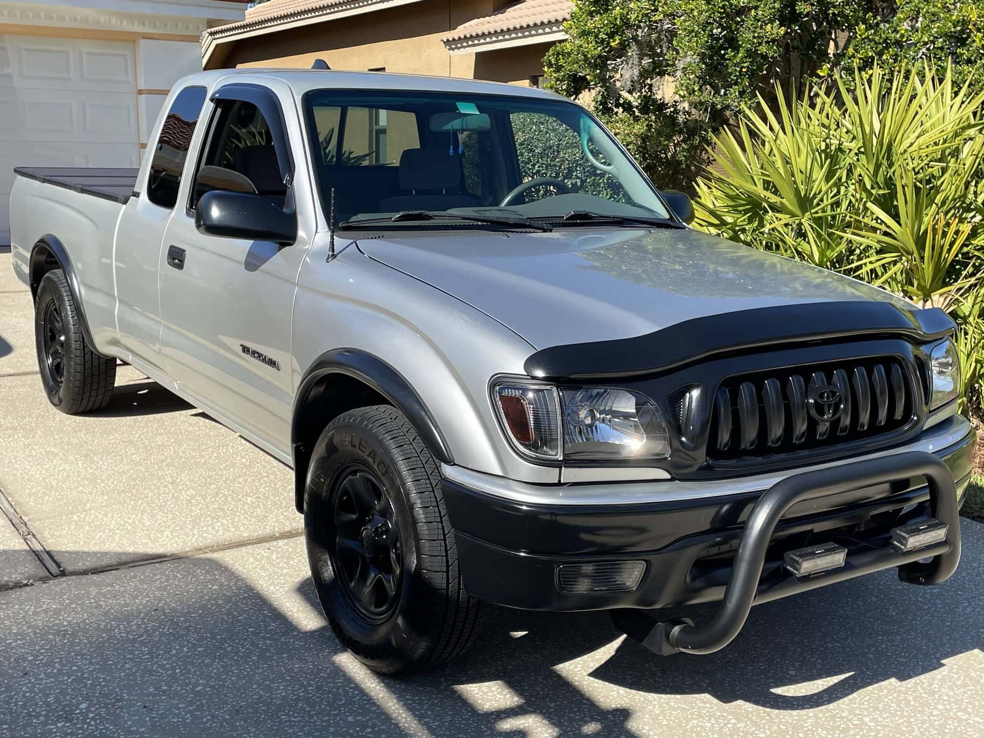 2003 Toyota Tacoma SR5 sold for $9,555