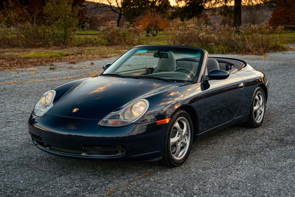 2000 Porsche 996 911 Carrera sold for $24,019
