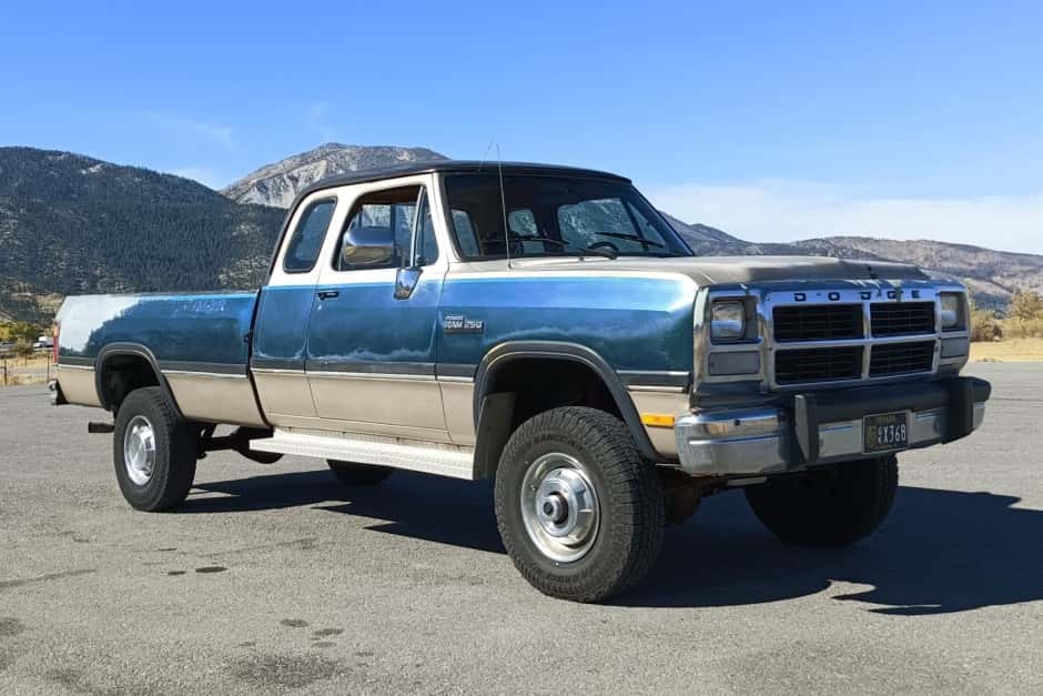 1993 Dodge Ram (1981-1993) sold for $7,900