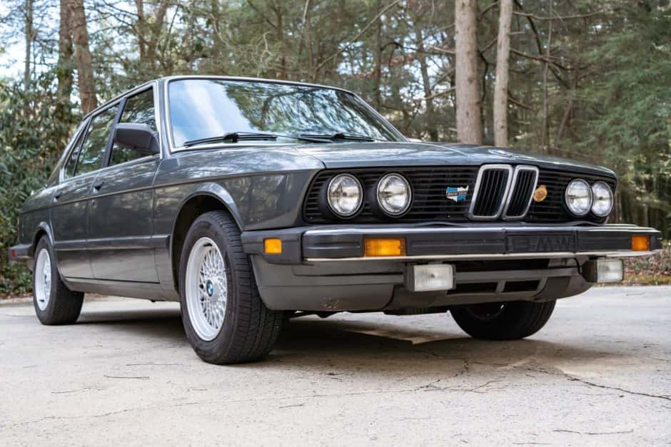 1985 BMW E28 5-Series sold for $16,550