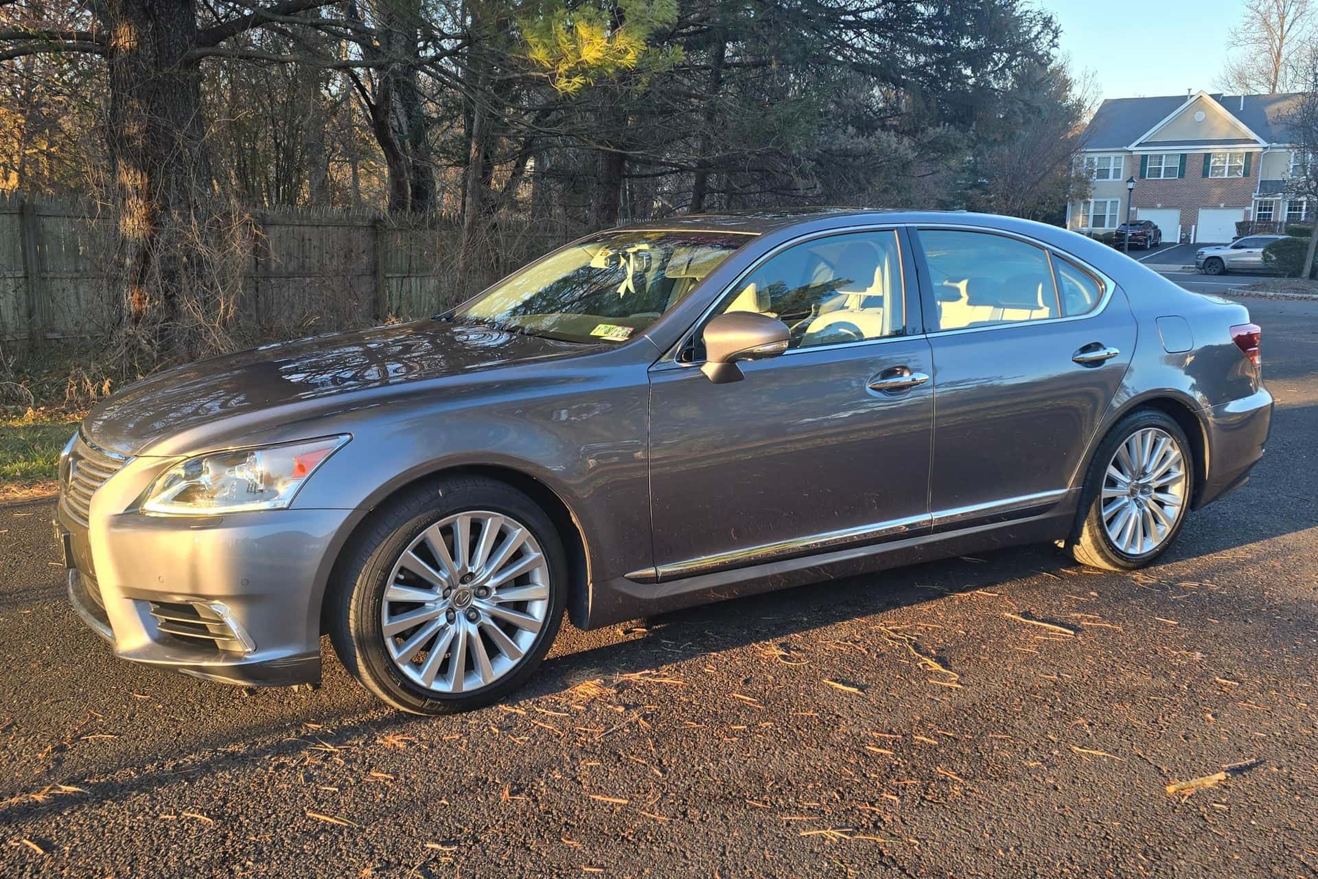 2017 Lexus LS sold for $29,250