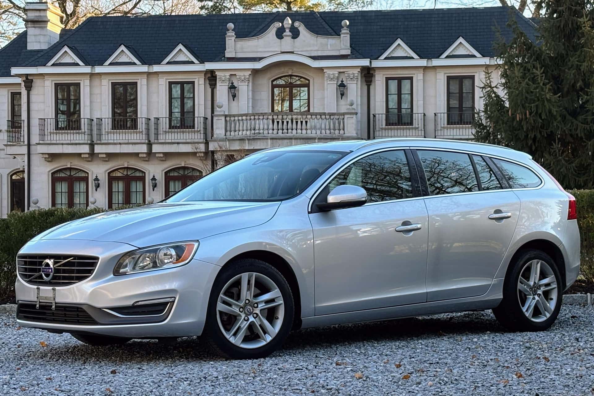 2015 Volvo V60 sold for $11,550