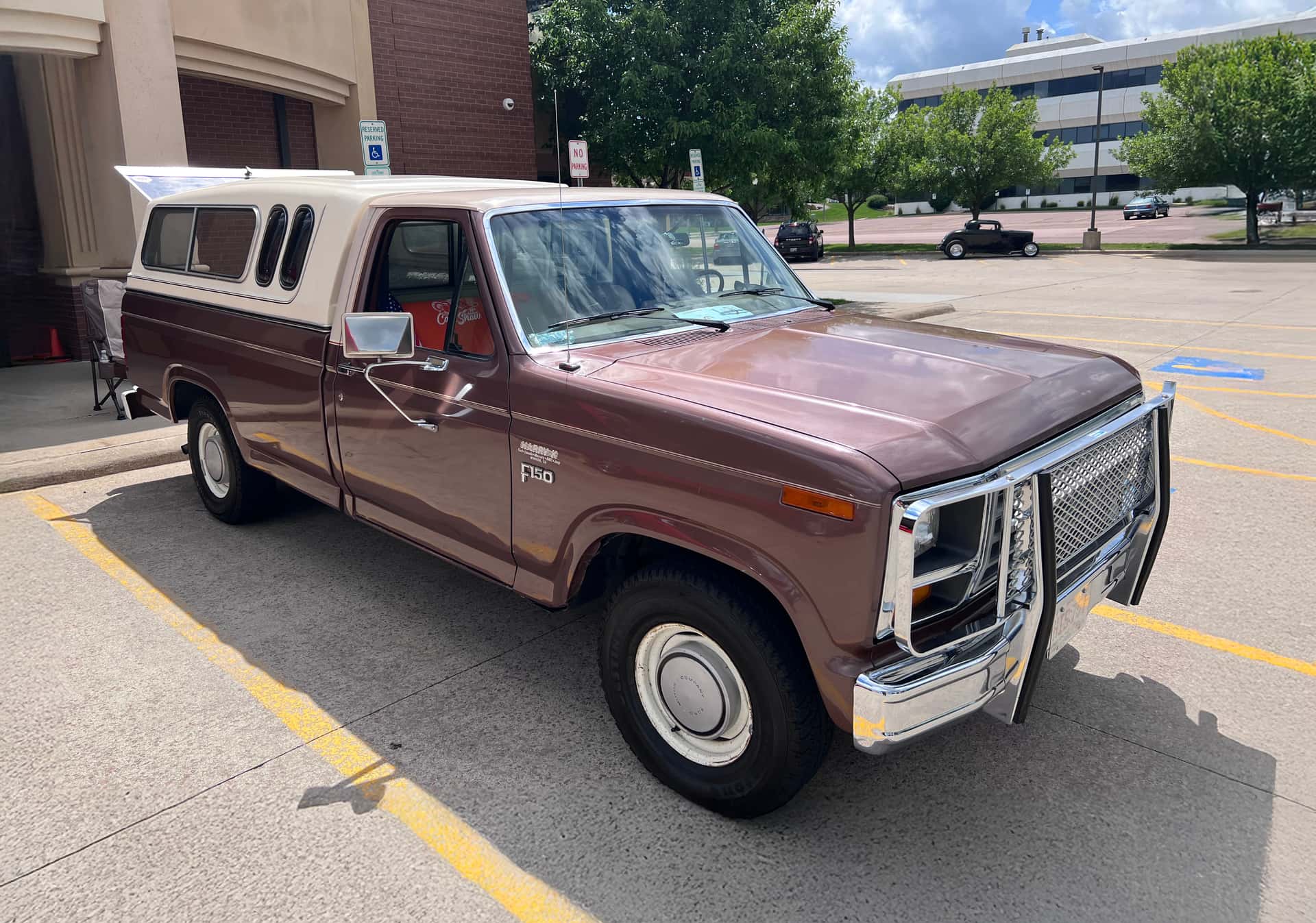 1982 Ford F-150 sold for $7,500
