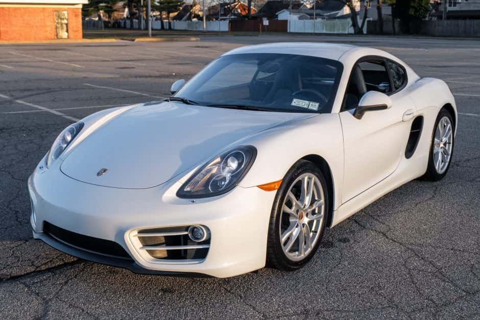 2014 Porsche 981 Cayman sold for $38,000