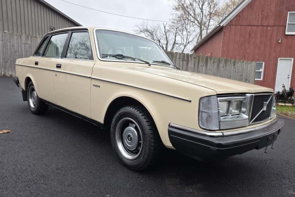 1983 Volvo 240 sold for $9,650