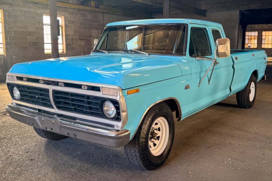 1975 Ford F-Series 1973-1979 sold for $8,300
