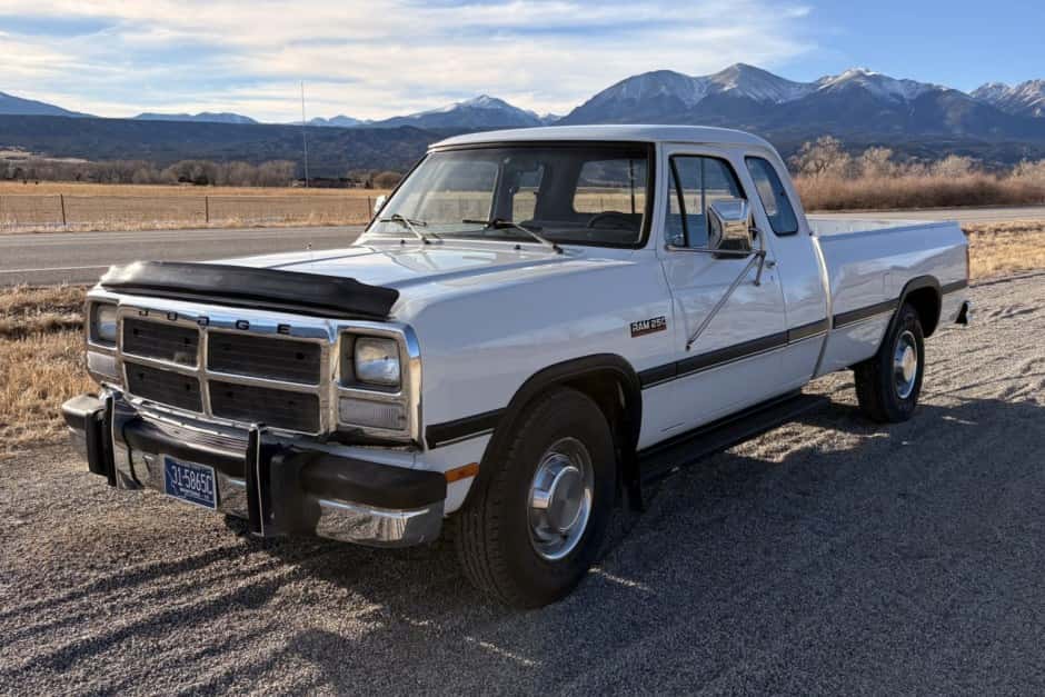 1993 Dodge Ram (1981-1993) sold for $16,250