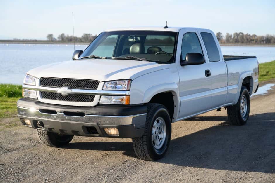 2003 Chevrolet Silverado GMT800 (1999-2007) sold for $20,000