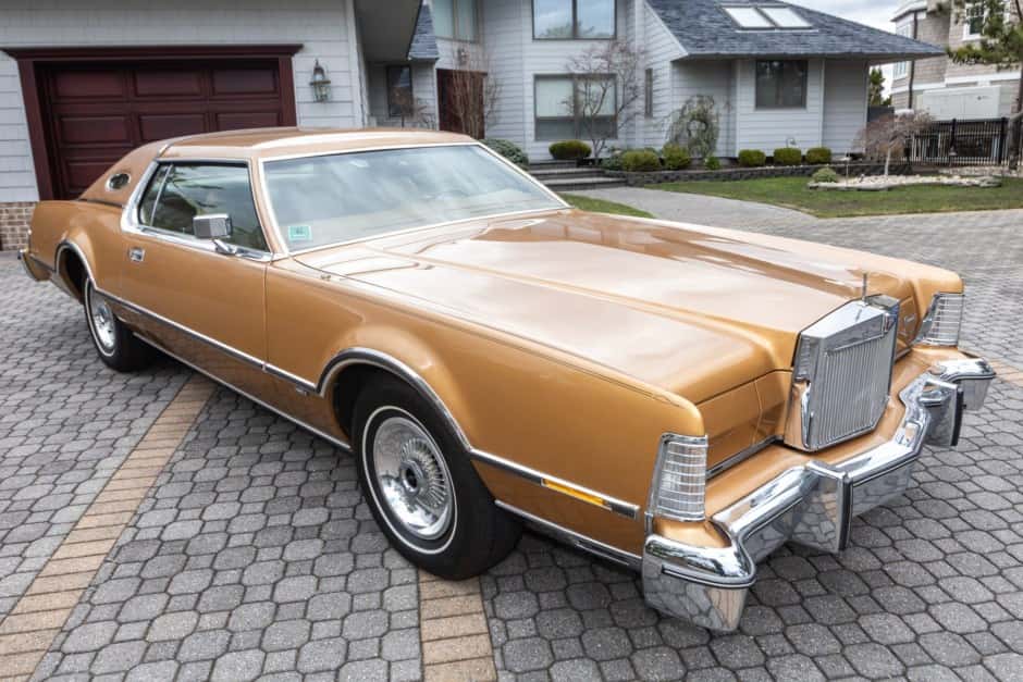 1975 Lincoln Continental Mark IV (1972-1976) sold for $22,000