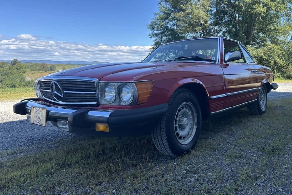 1985 Mercedes-Benz R107 SL sold for $11,000