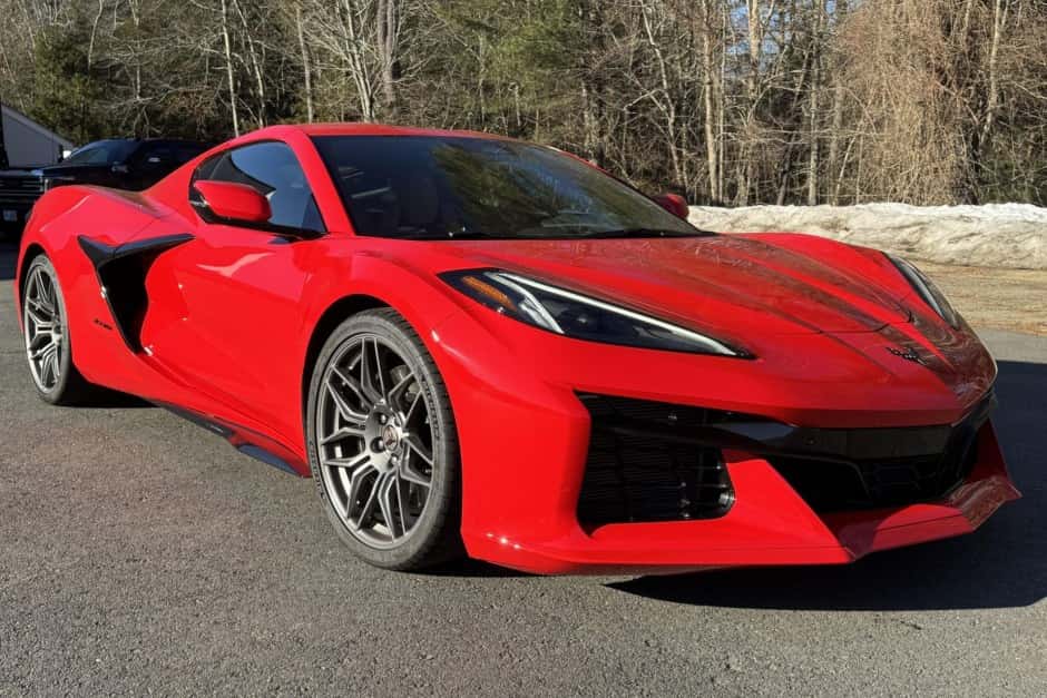 2025 Chevrolet Corvette C8 Z06 sold for $96,000