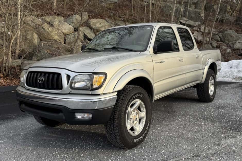 2004 Toyota Tacoma (N1X0 1995-2005) sold for $12,500