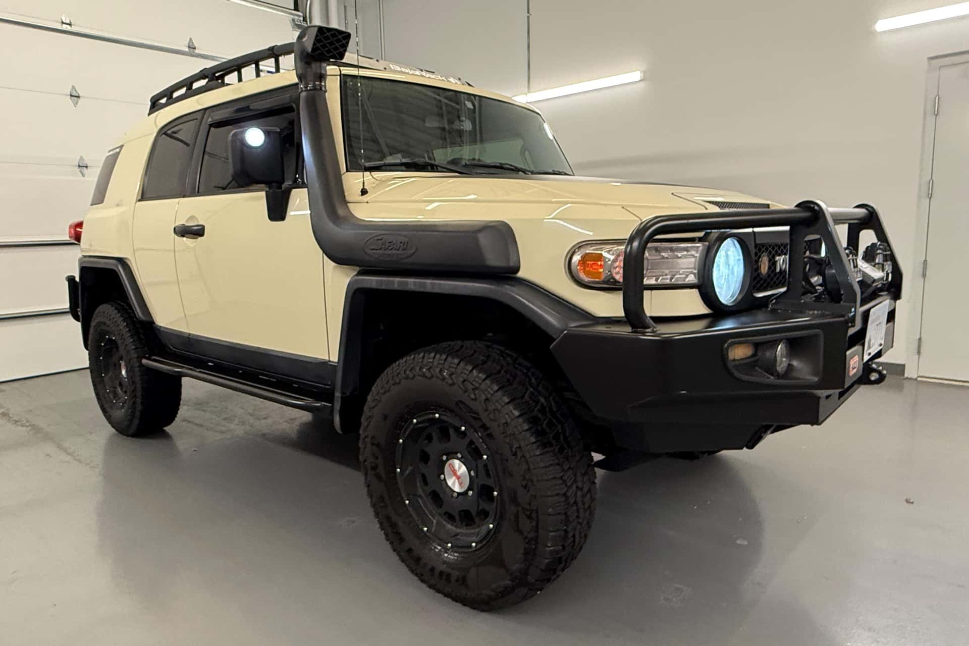 2010 Toyota FJ Cruiser sold for $19,500