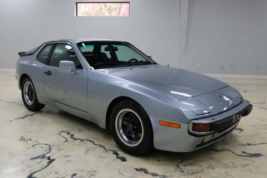 1984 Porsche 944 sold for $11,100