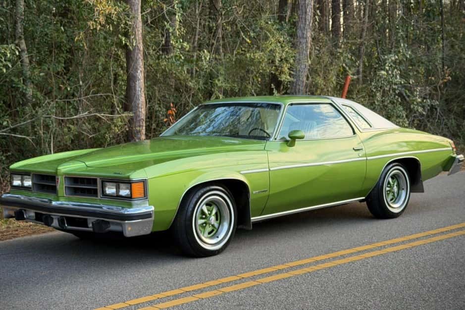 1976 Pontiac Tempest / LeMans sold for $10,500
