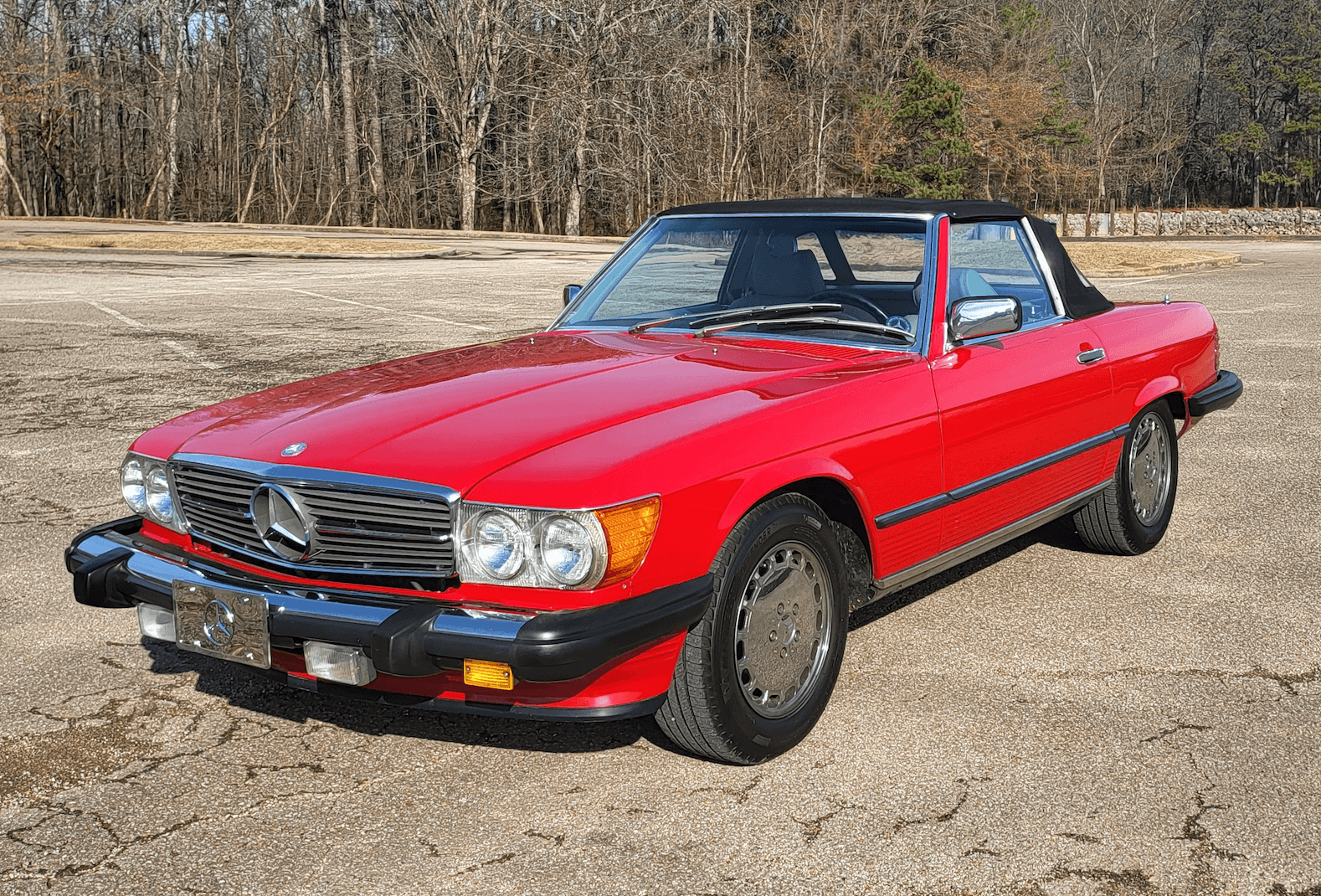 1986 Mercedes-Benz 560SL sold for $21,750