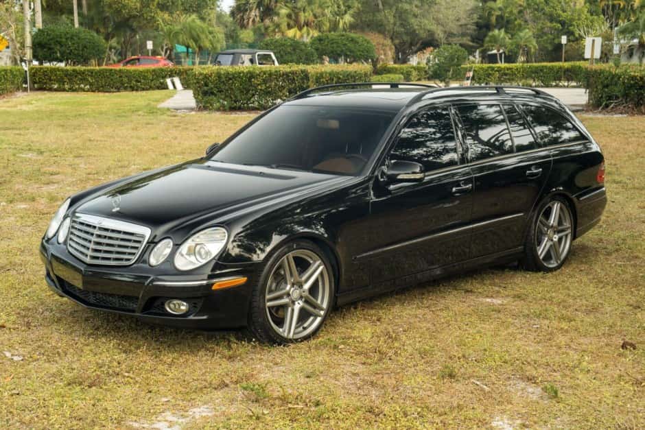 2009 Mercedes-Benz W211 E-Class sold for $9,250