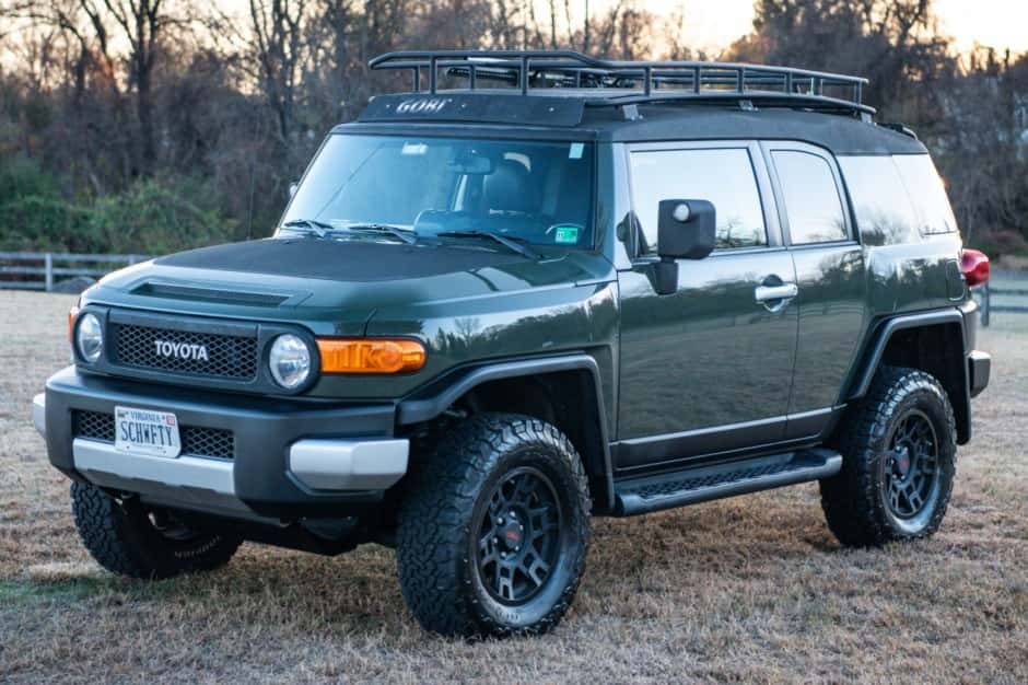 2014 Toyota FJ Cruiser sold for $16,250