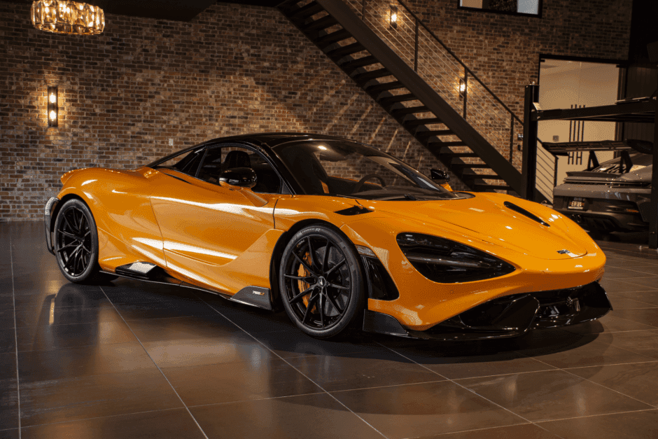 2022 McLaren Super Series sold for $605,000