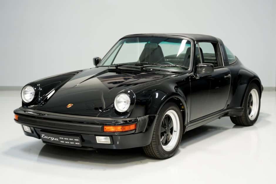 1986 Porsche 911 Carrera 3.2 sold for $184,444