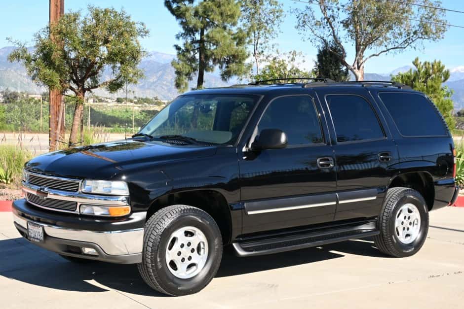 2004 Chevrolet Tahoe GMT800 sold for $21,000
