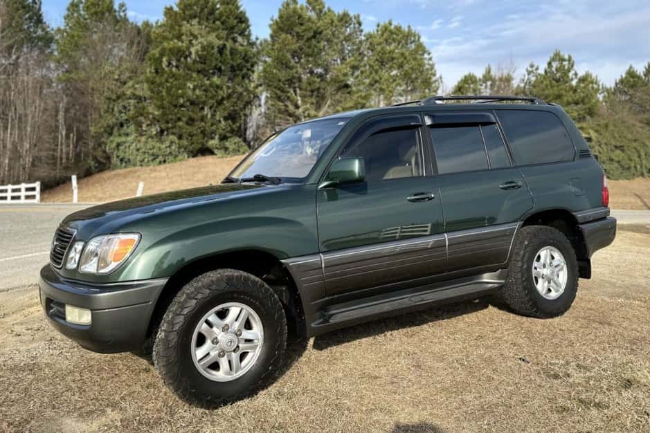 2000 Lexus LX470 sold for $11,500