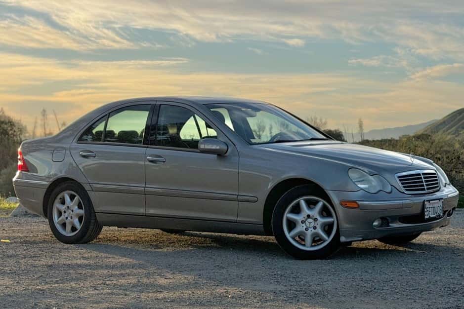 2004 Mercedes-Benz W203 C-Class sold for $4,350