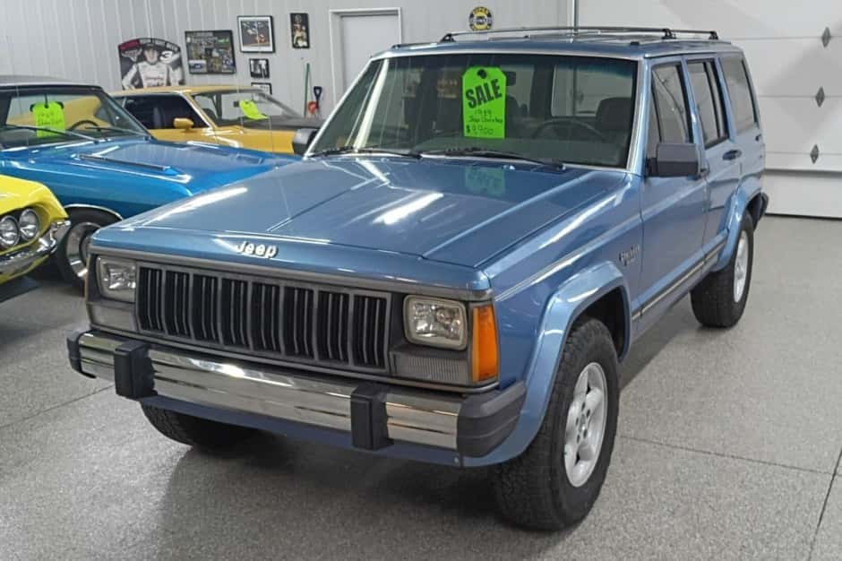 1989 Jeep XJ Cherokee sold for $9,100
