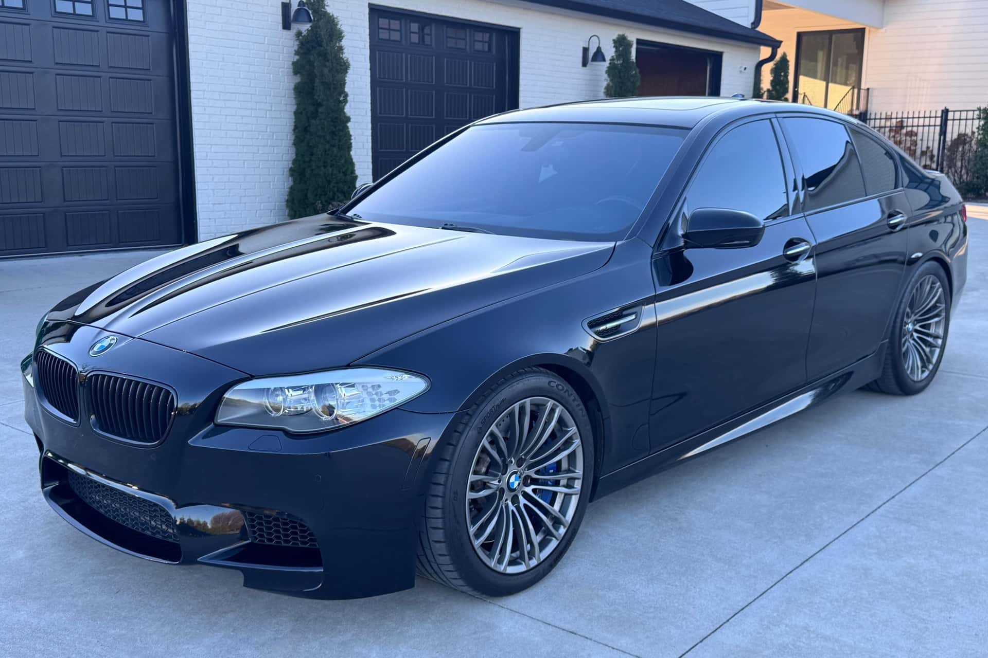 2013 BMW F10 M5 sold for $33,777