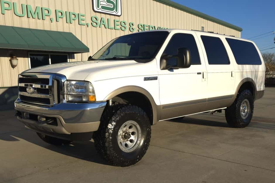 2002 Ford Excursion sold for $29,500