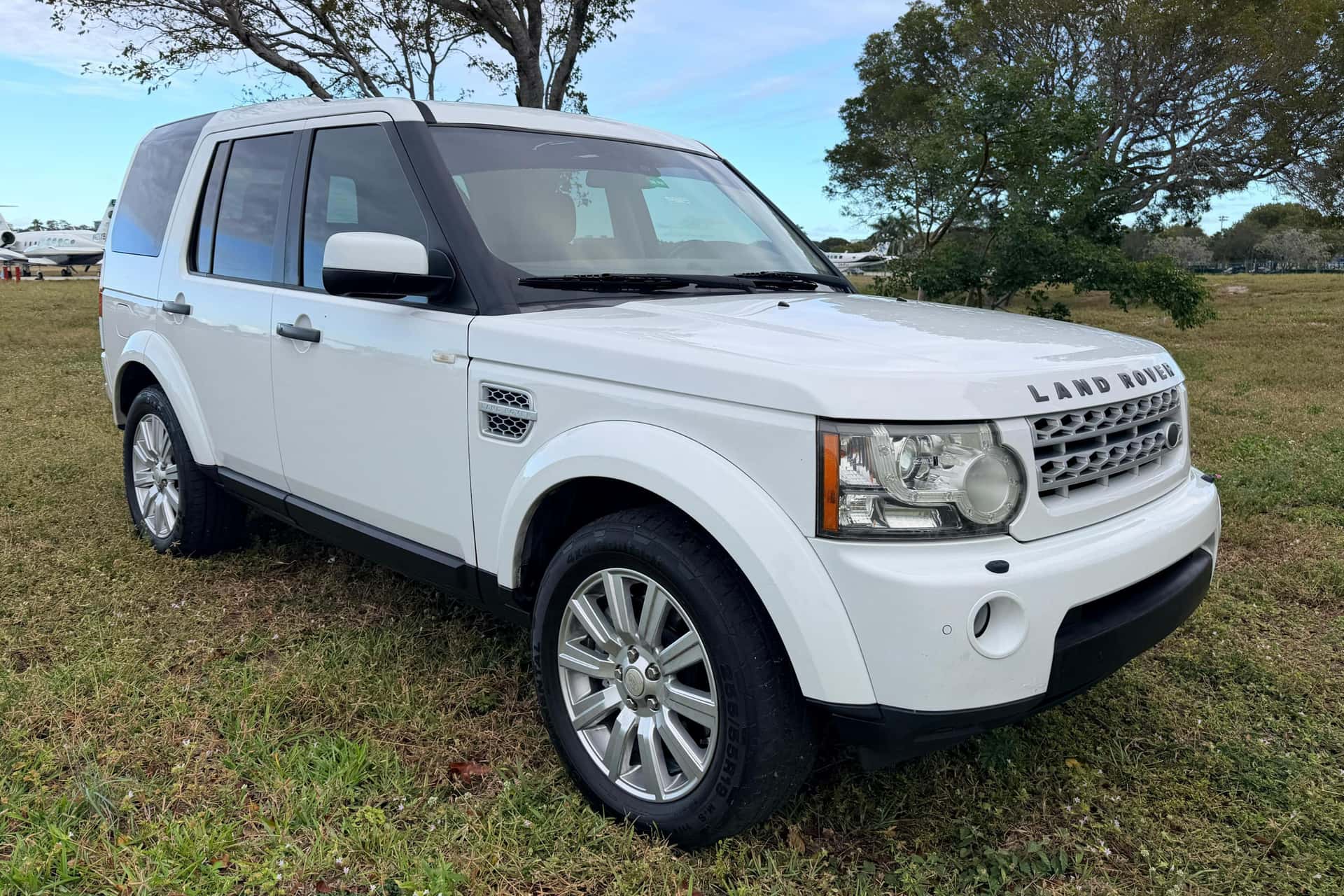2013 Land Rover LR4 sold for $9,900