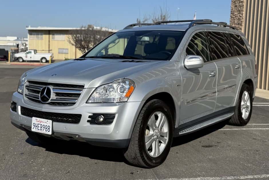 2009 Mercedes-Benz GL & GLS-Class sold for $8,000